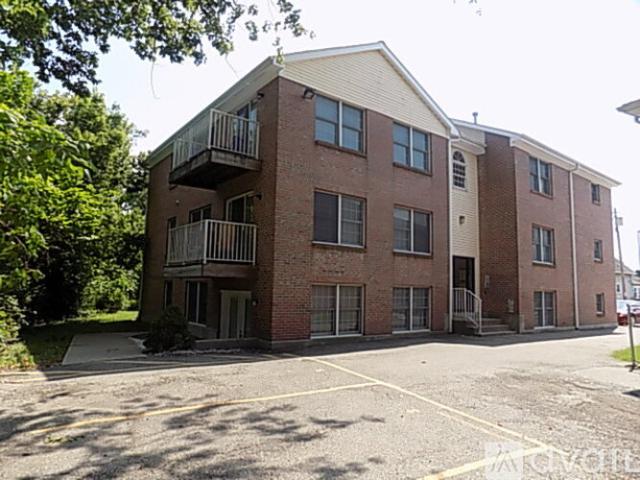 2 BR, 1 BA Apartment 6926 Silverton Ave, Unit 14, Cincinnati, OH 45236