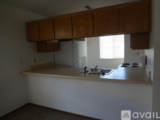 2 BR, 1 BA Apartment 6935 Peyote Way, Unit B, Colorado Springs, CO 80919