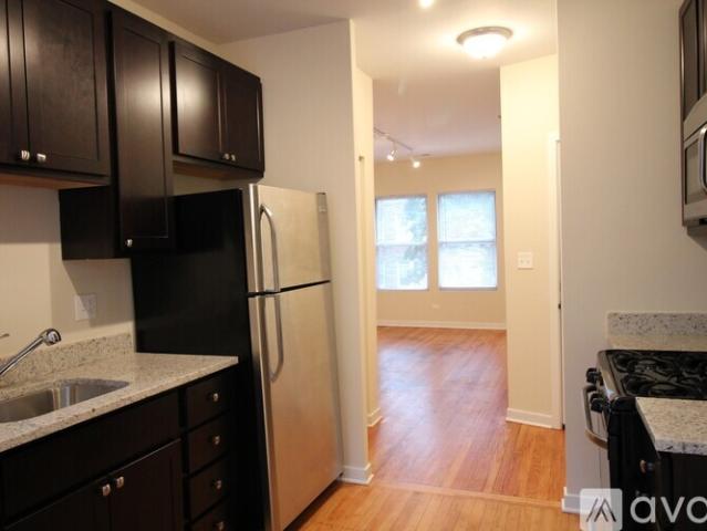 2 BR, 1 BA Apartment 6973 N Greenview Ave, Unit 3S, Chicago, IL 60626