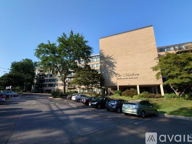 2 BR, 1 BA Apartment 600 Roosevelt Blvd, Unit 601, Falls Church, VA 22044