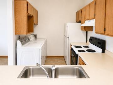 2 BR, 1 BA Apartment 601 E. Oak St Cottage Grove, WI 53527