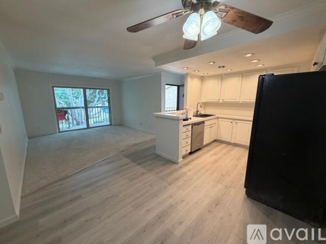 2 BR, 1 BA Apartment 6024 Rancho Mission Road, Unit 334, San Diego, CA 92108
