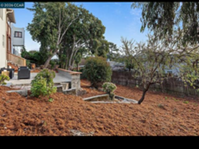 2 BR, 1 BA Apartment 6055 Majestic Avenue, Oakland, CA 94605