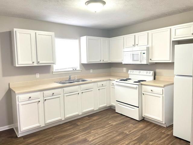 2 BR, 1 BA Apartment 609 Landers Street Unit L Building L1, Shelbyville, TN 37160