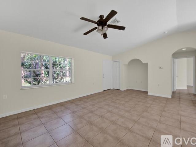 2 BR, 1 BA Apartment 610 10th Avenue Northeast, Naples, FL 34120
