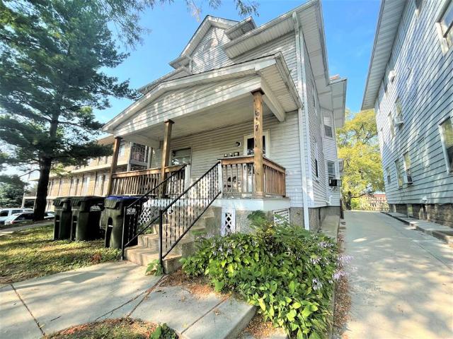 2 BR, 1 BA Apartment 617 S Clinton St, Iowa City, IA 52240