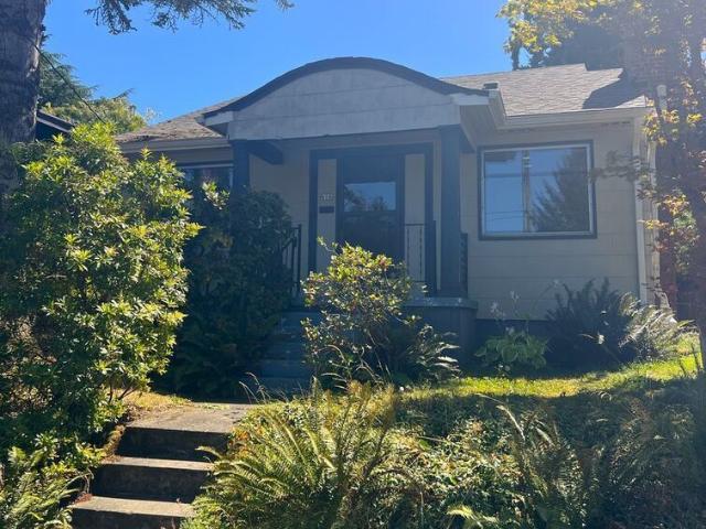 2 BR, 1 BA Apartment 616 N. Buffalo Street, Portland, OR 97217