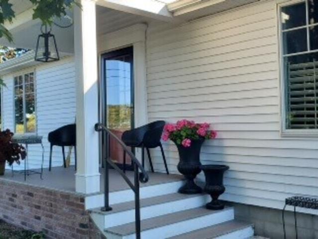 2 BR, 1 BA Apartment Lansing Street, Petoskey, MI 49770