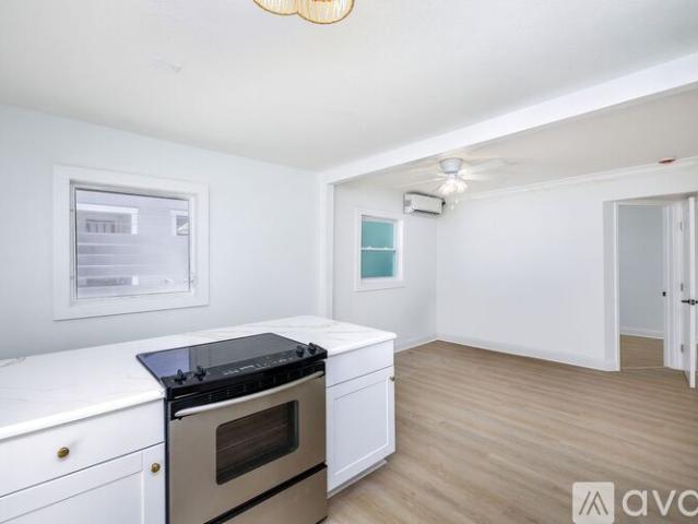 2 BR, 1 BA Apartment 618 7th Avenue North, Unit A, St. Petersburg, FL 33701