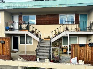 2 BR, 1 BA Apartment 620 Center Street, Capitola, CA 95010