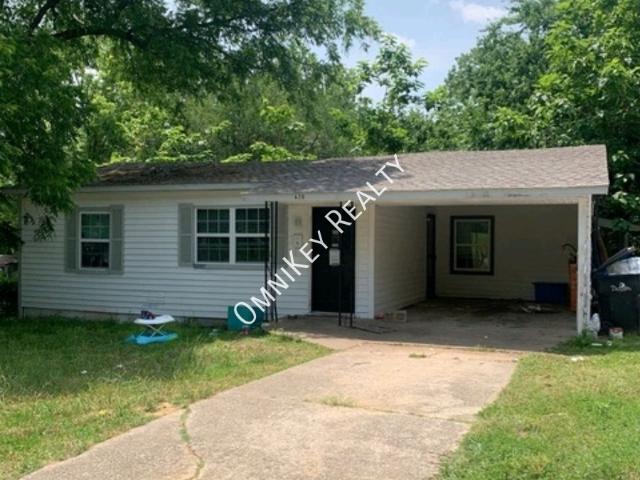 2 BR, 1 BA Apartment 620 E Sears St, Denison, TX 75021