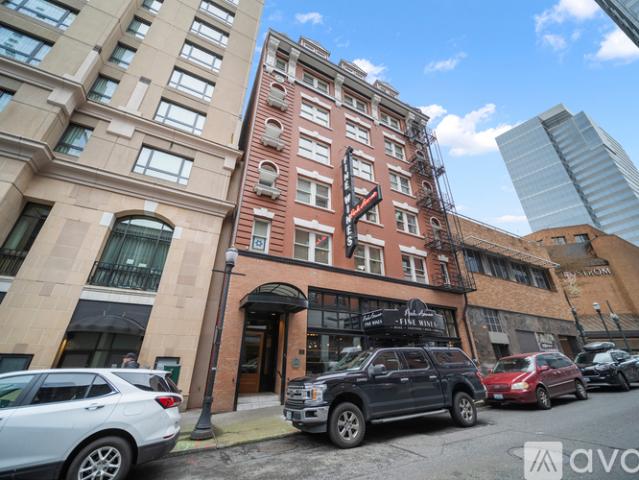 2 BR, 1 BA Apartment 620 Southwest Park Avenue, Unit 41, Portland, OR 97205