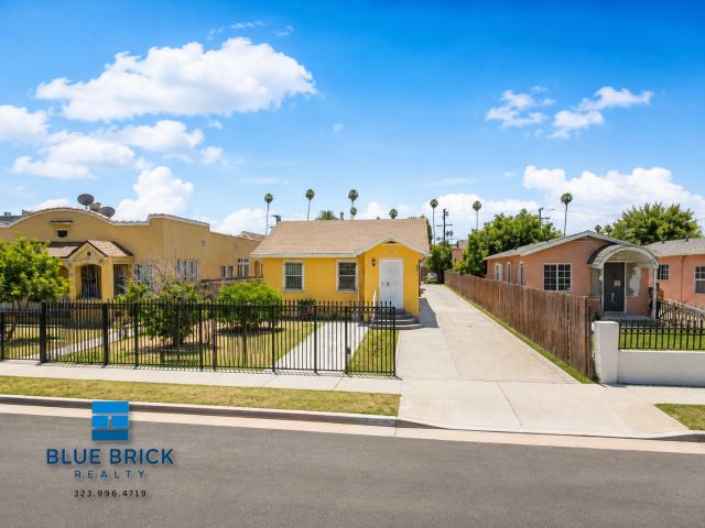 2 BR, 1 BA Apartment 622 1/4 W 80th St, Los Angeles, CA 90044