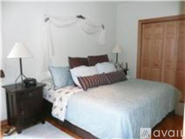 2 BR, 1 BA Apartment 6232 West Newport Avenue, Unit 1st Floor, Chicago, IL 60634