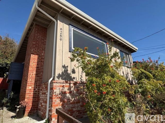 2 BR, 1 BA Apartment 6259 Plymouth Avenue, Richmond, CA 94805