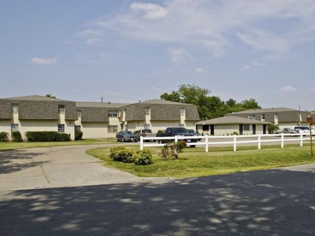 2 BR, 1 BA Apartment 629 Central Avenue Unit 1 206, Newark, TX 76071
