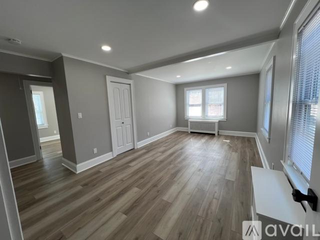 2 BR, 1 BA Apartment 62 Ivy St, Unit B, Greenwich, CT 06830