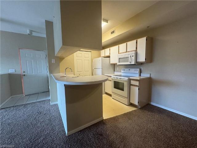 2 BR, 1 BA Apartment 6321 Aragon Way, Fort Myers, FL 33966