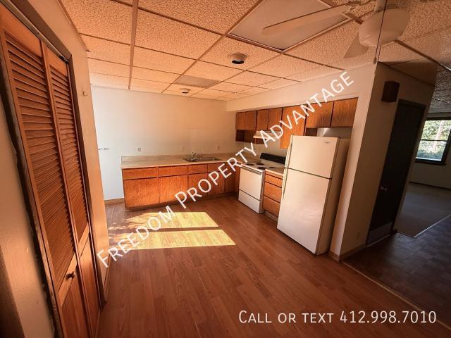 2 BR, 1 BA Apartment 638 Marne Ave, Monongahela, PA 15063