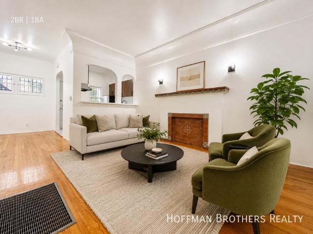 2 BR, 1 BA Apartment 639 N Spaulding Ave, Los Angeles, CA 90036