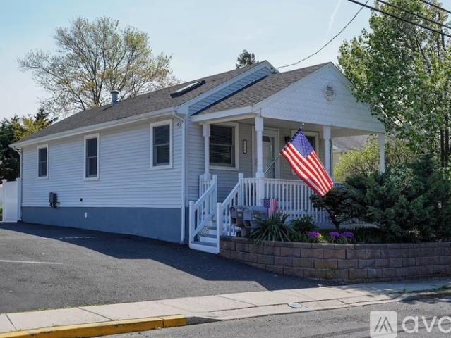 2 BR, 1 BA Apartment 639 Redmond Avenue, Lake Como, NJ 07719