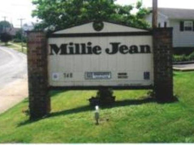 2 BR, 1 BA Apartment 748 Main Street, Barboursville, WV 25504