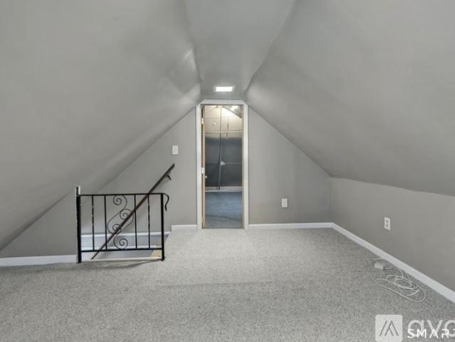 2 BR, 1 BA Apartment 74 New Street, Unit 2, Shelton, CT 06484