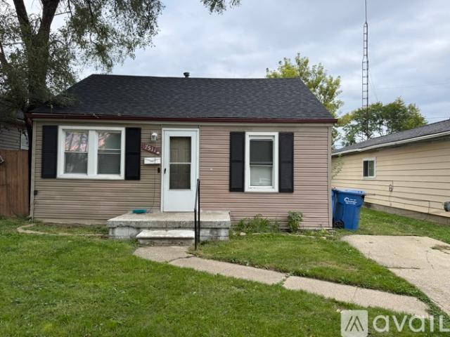 2 BR, 1 BA Apartment 7511 Orchard Ave, Warren, MI 48091