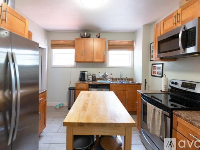 2 BR, 1 BA Apartment 75 Doyle Ave, Unit 1st floor, Providence, RI 02906