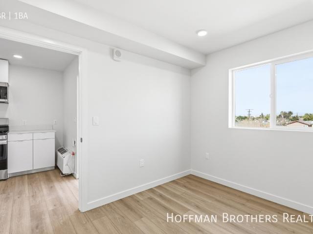 2 BR, 1 BA Apartment 7655 San Pedro St, Los Angeles, CA 90003