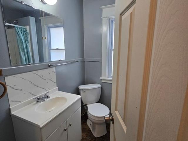 2 BR, 1 BA Apartment 76 Marne Road, Unit Upper Unit, Cheektowaga, NY 14215