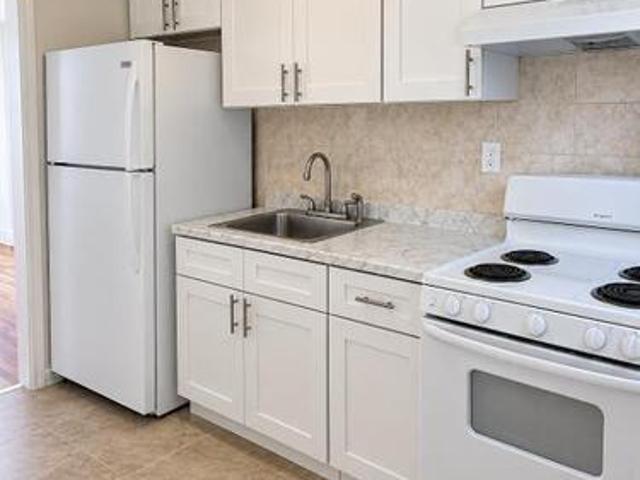 2 BR, 1 BA Apartment 76 South Woodland Avenue, Unit A, Woodbury, NJ 08096