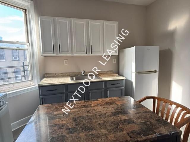 2 BR, 1 BA Apartment 77 Grant Ave, Jersey City, NJ 07305