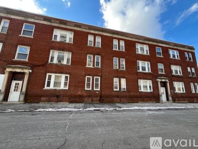 2 BR, 1 BA Apartment 78 Hawkins St, Unit 2nd floor, Derby, CT 06418