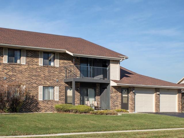 2 BR, 1 BA Apartment 7914 60th Ave, Kenosha, WI 53142