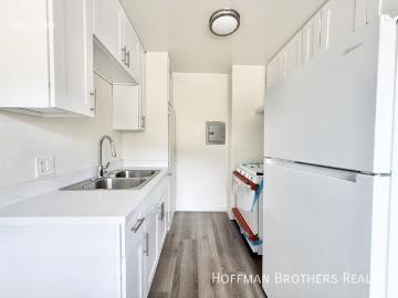 2 BR, 1 BA Apartment 7919 S Hoover St, Los Angeles, CA 90044