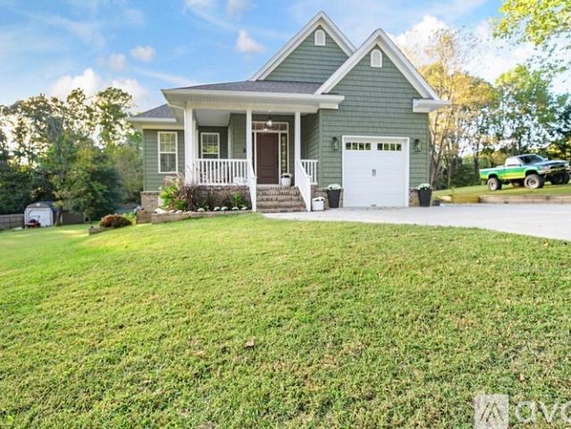 2 BR, 1 BA Apartment 7958 Roaring Springs Road, Gloucester, VA 23061