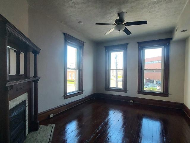 2 BR, 1 BA Apartment 79 W. Church St Newark, OH 43055