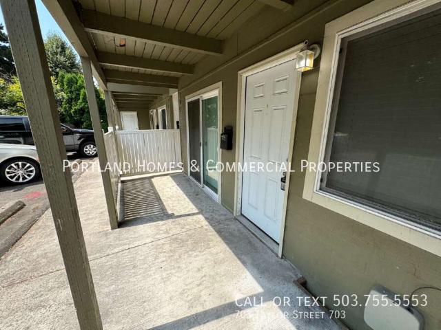 2 BR, 1 BA Apartment 703 Taylor Street 703, Oregon City, OR 97045