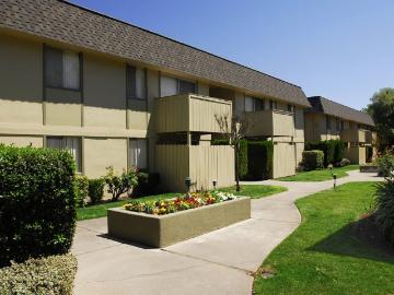 2 BR, 1 BA Apartment 7007 Inglewood Ave, Stockton, CA 95207