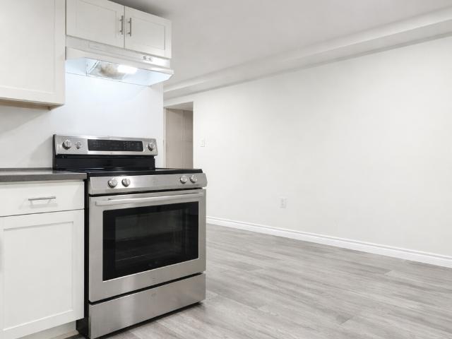 2 BR, 1 BA Apartment 700 Indian Rd N, Sarnia, ON N7T 7H1