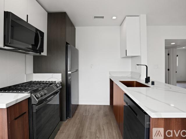2 BR, 1 BA Apartment 701 N Hill Pl, Unit 4, Los Angeles, CA 90012