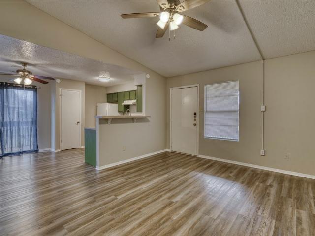 2 BR, 1 BA Apartment 707 Wellesley Court, College Station, TX 77840