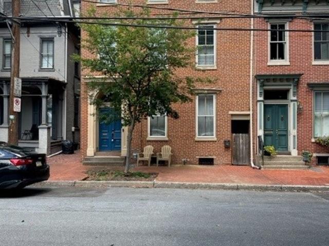 2 BR, 1 BA Apartment 707 S Front St, Harrisburg, PA 17104