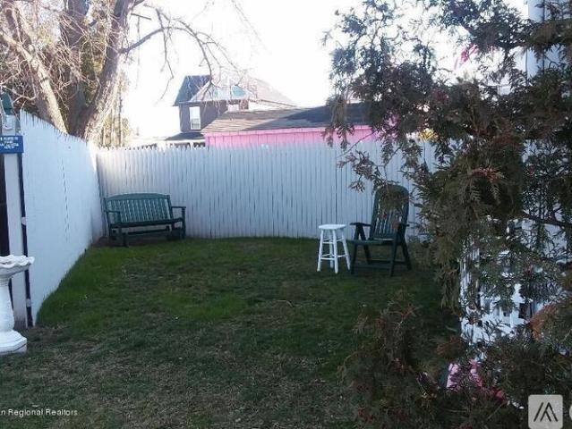 2 BR, 1 BA Apartment 70 East Front Street, Keyport, NJ 07735