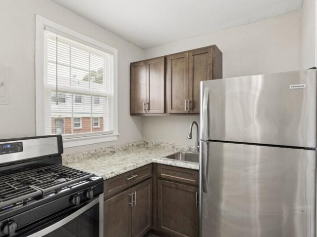 2 BR, 1 BA Apartment 710 Lone Oak Rd Unit 2 beds, 1 bath, $909, Paducah, KY 42003