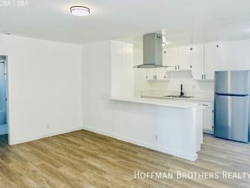 2 BR, 1 BA Apartment 716 W 81st St, Los Angeles, CA 90044