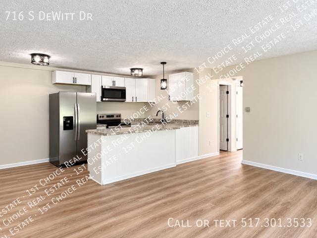 2 BR, 1 BA Apartment 716 S DeWitt Dr, DeWitt, MI 48820