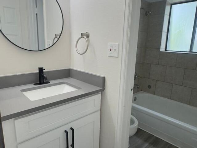 2 BR, 1 BA Apartment 7171 W 10th Ave, Lakewood, CO 80214