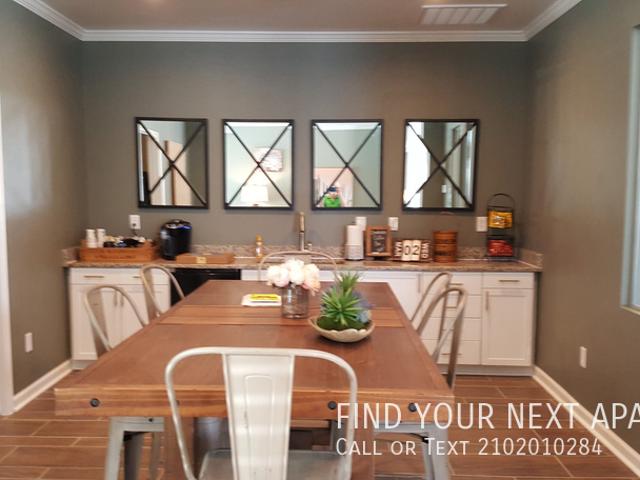 2 BR, 1 BA Apartment 718 River Rd, Boerne, TX 78006